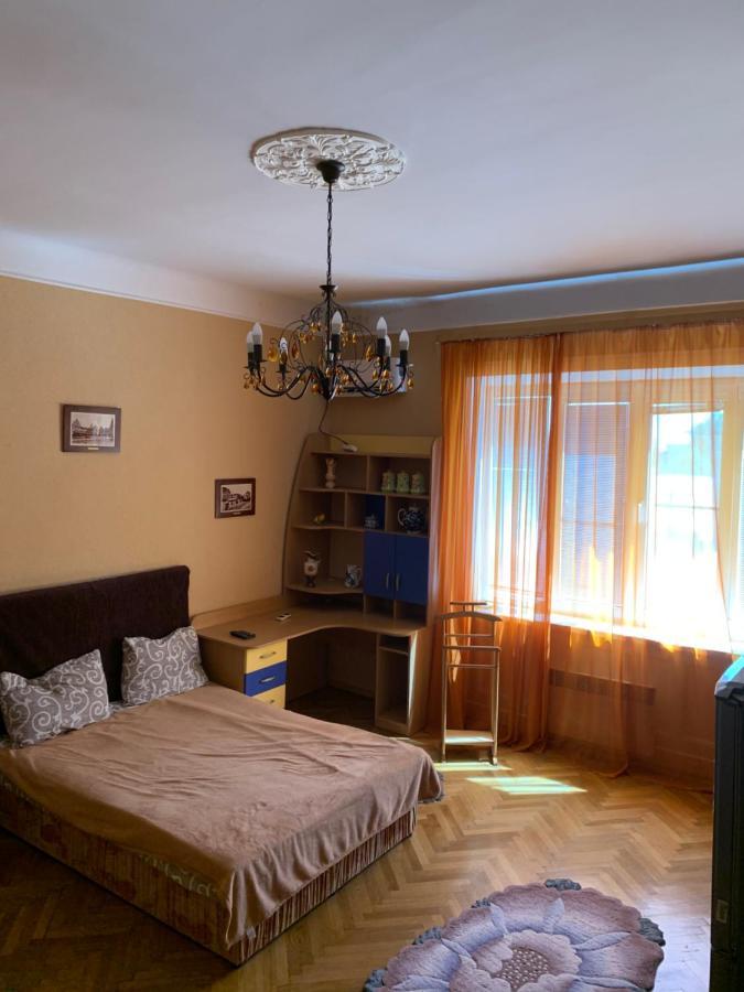 Apartment On Hoholya Street Czernowitz Exterior foto